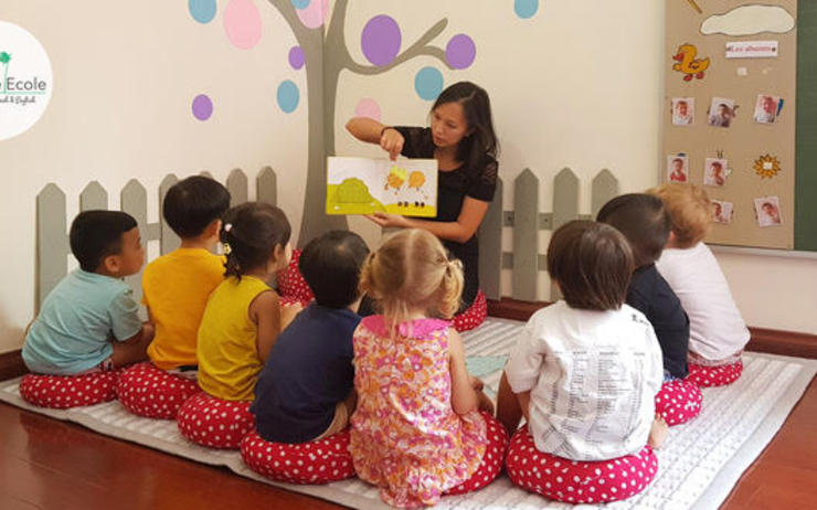 Une assistante maternelle participe au dévelopement de votre enfant